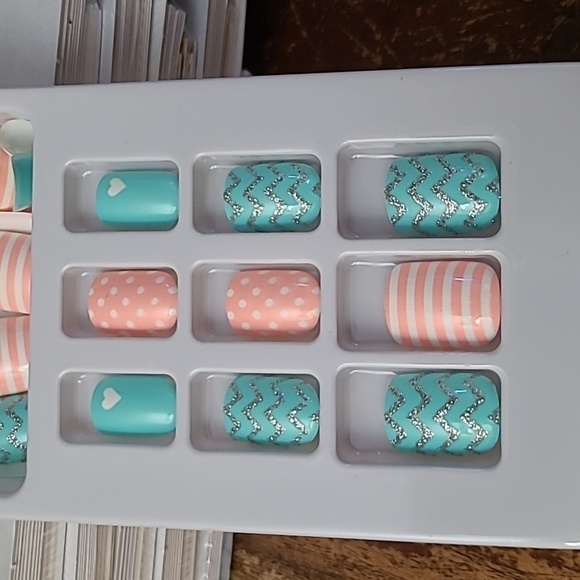 2/$16 Hearts Polka-dots Stripes Press On Nails - Picture 11 of 13
